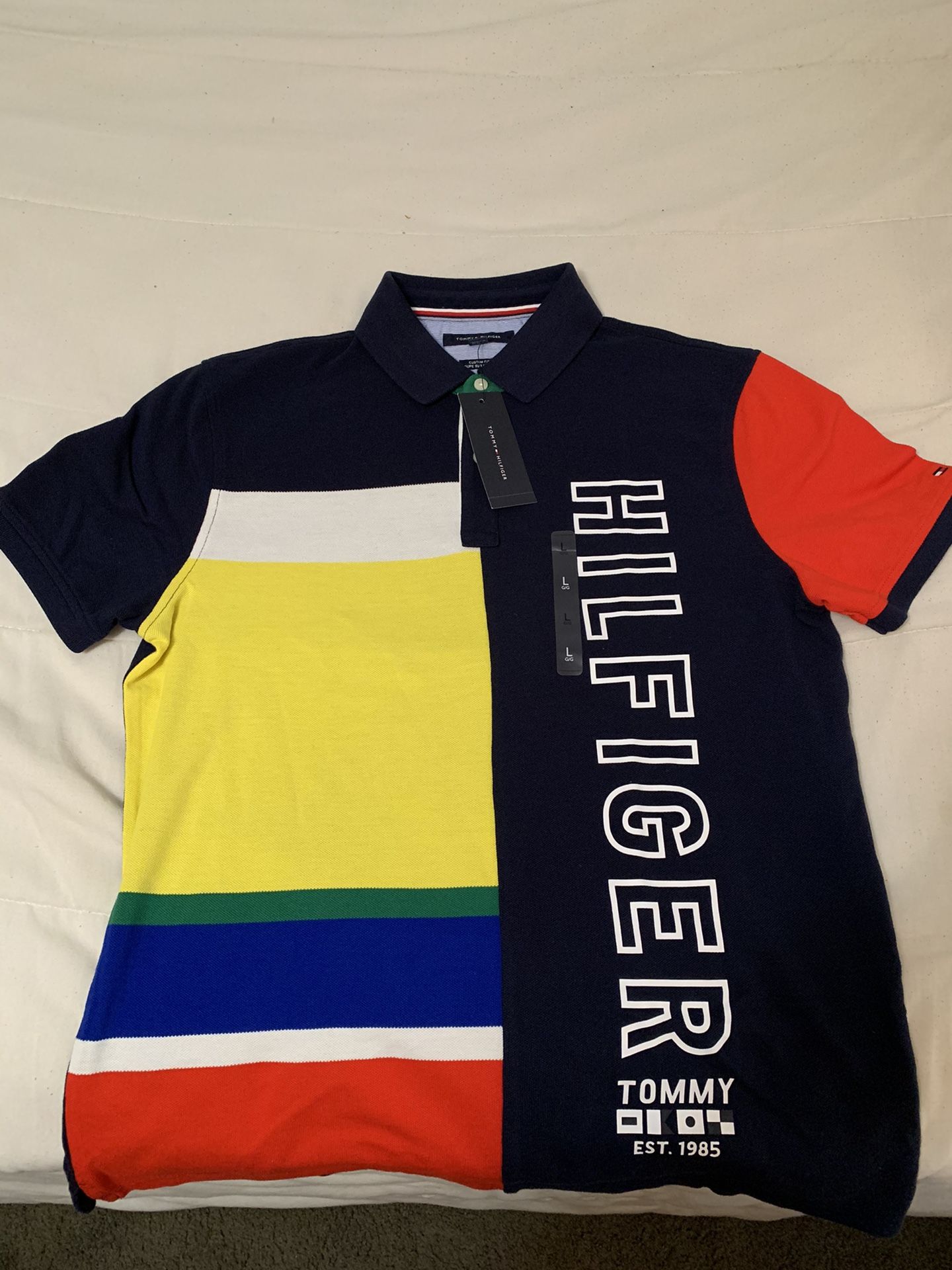 Tommy Hilfiger Tee shirt / Men’s Large