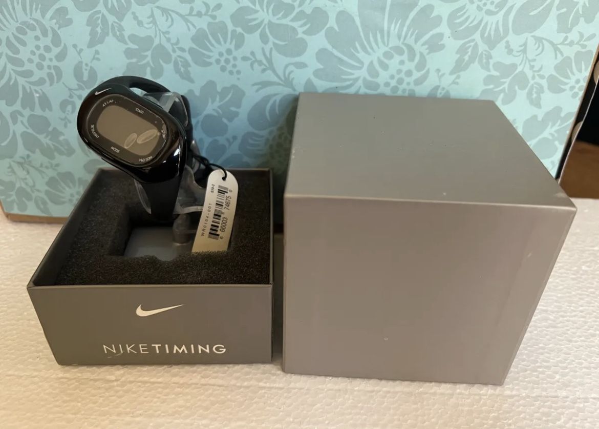NIKE TRIAX Mia DIGITAL SPORT WATCH BLACK / NEW IN BOX. WR0104 Original Tags