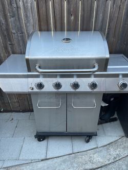 BBQ NexGrill four burner