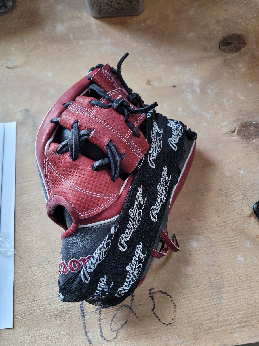Wilson In Field Glove