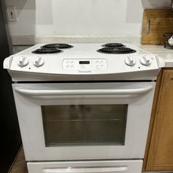 Stove And Microwave For Sale 