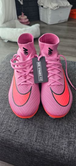 Nike mercurial superfly 10 Elite.