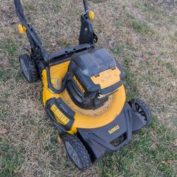 DeWalt 2x20V MAX* 21.5-inch brushless cordless electric walk-behind push mower