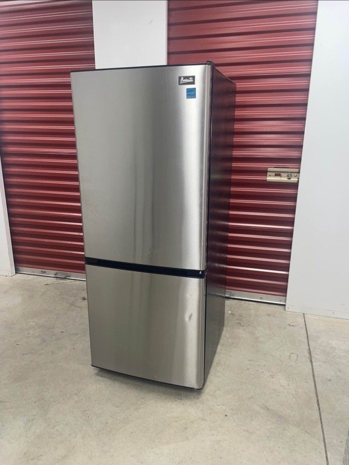10.2 cu. ft. Bottom Freezer Refrigerator