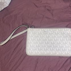 Michael Kors Wristlet Wallet 