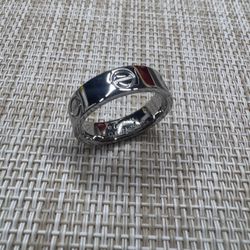 Fashion silver tone C ring size 10