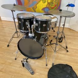 Silvertone Complete Drum Set 22 12 13 16 14”  new quiet Cymbals Stands Hihat newThrone $375 Cash In Ontario 91762 good Condition Sticks Key cymbal bag