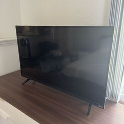 TV VIZIO D39hn-E9, 39-inch 38.5" v 720p 