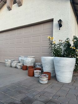 Assorted Garden pots/ Macetas De Barro
