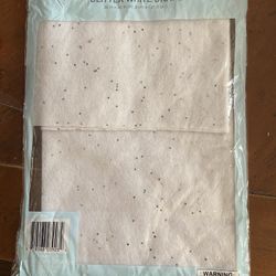 Silver Glitter White Drape 32” X 40”