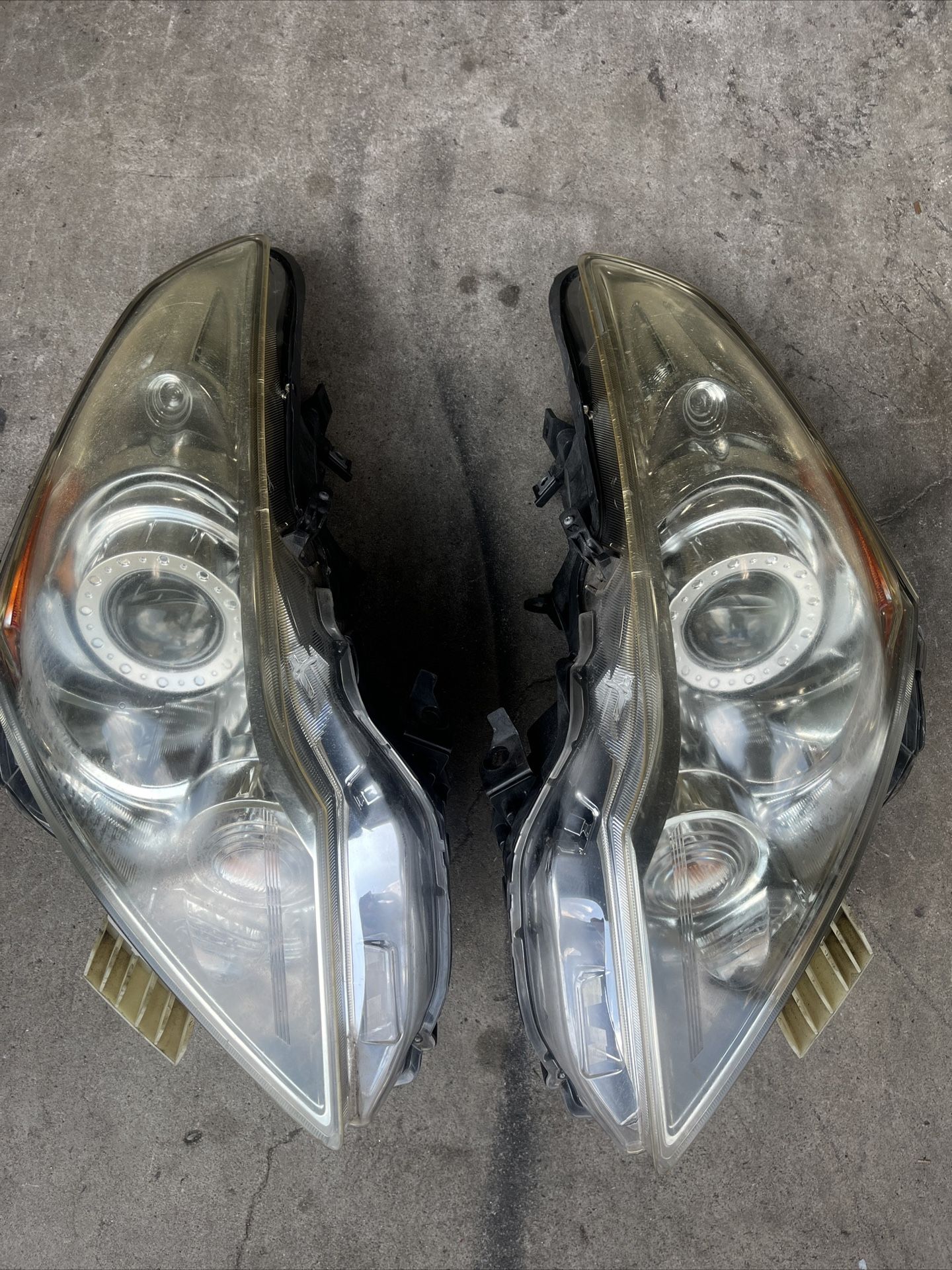 Infiniti G37 Sedan Lights Part