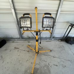 SUPER BRIGHT Dual Construction Lights w/ Stand – Luces de Construction Muy Potentes