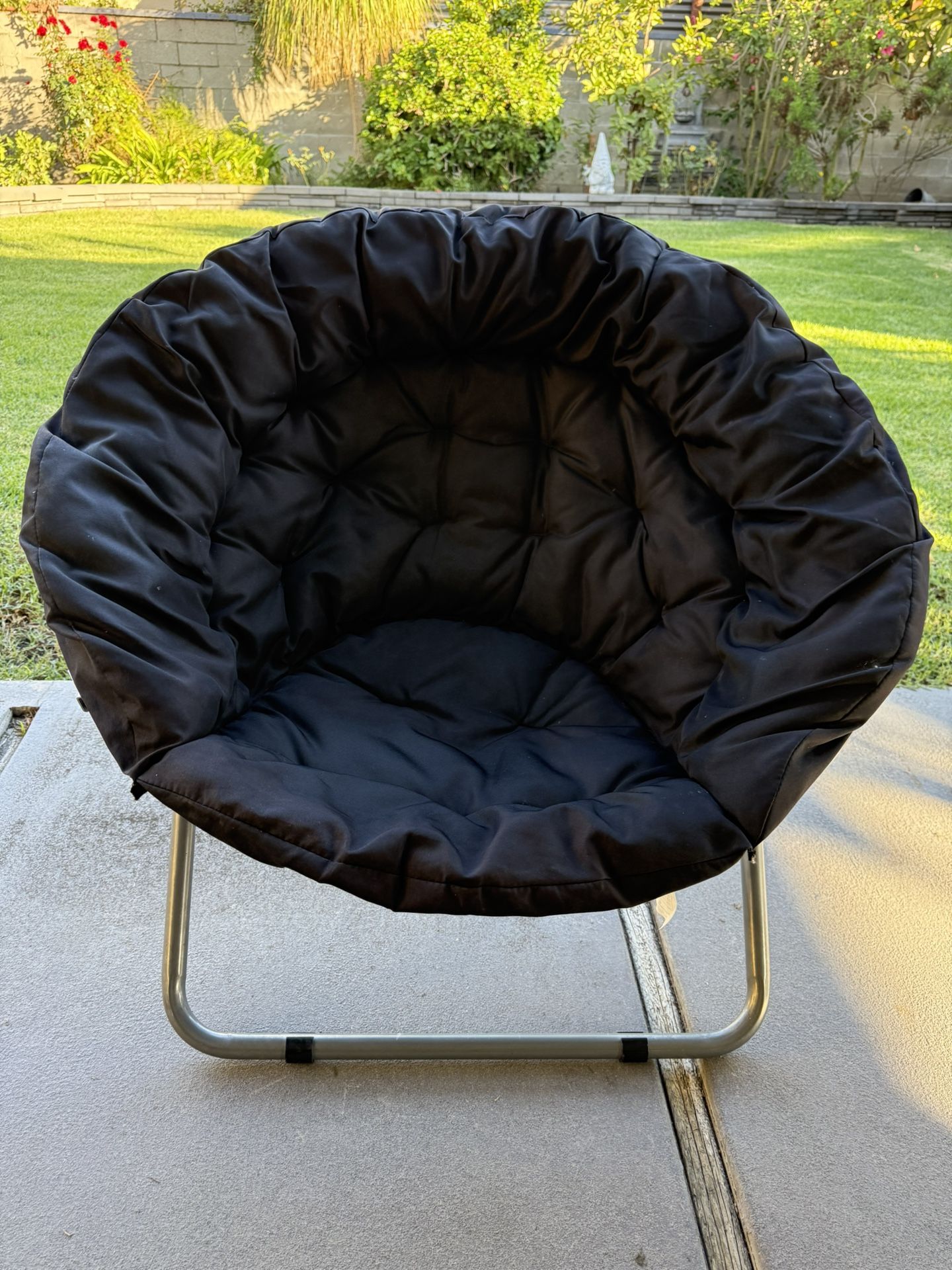 Black Saucer Chair