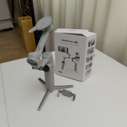 Insta360 Flow 2 Pro Phone Gimbal with MagSafe attachment