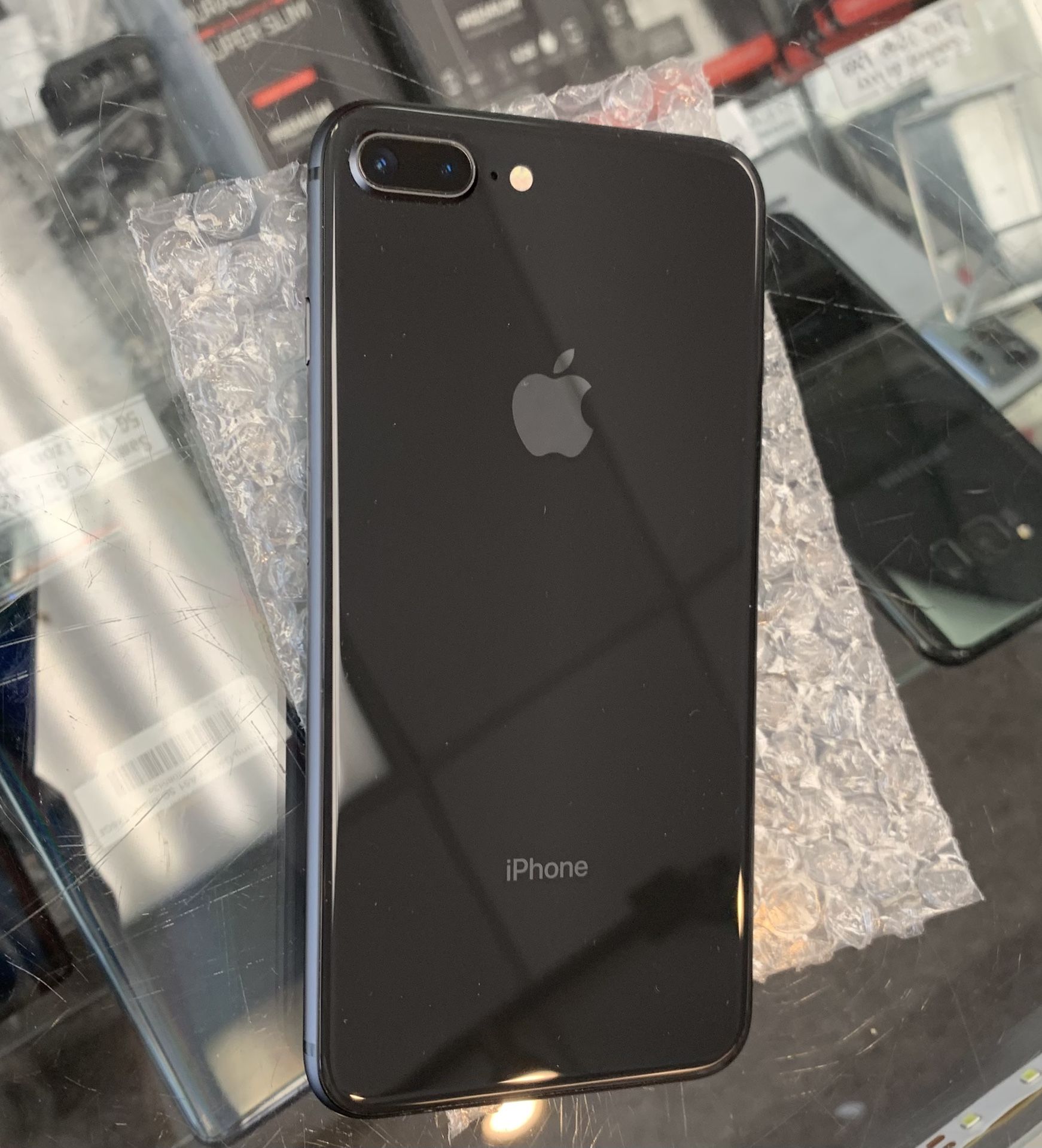 iPhone 8 Plus 64GB Unlocked Excellent Condition