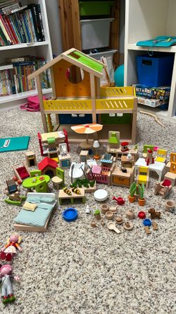 Hape Wooden dollhouse With Accessories