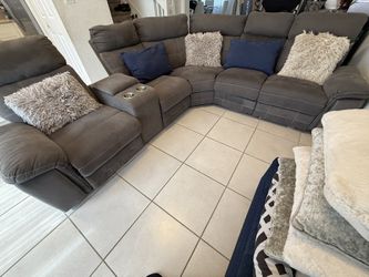 COUCH FOR SALE WITH PILLOW $250 OBO