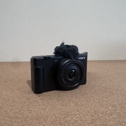 Sony ZV-1F “Vlog Camera”