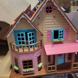 Li'l Woodzeez Honeysuckle Hillside Cottage House Calico Critters