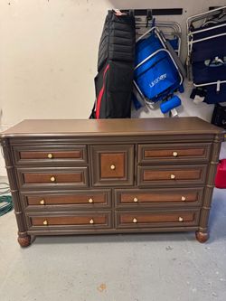 Dresser