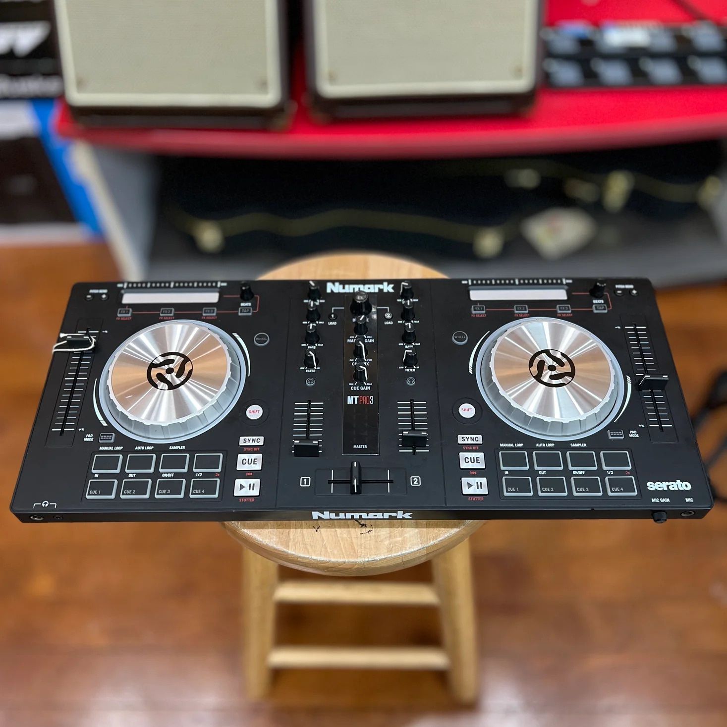 Numark Mixtrack Pro 3 DJ Controller