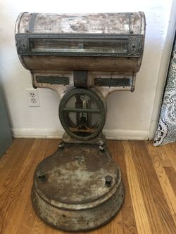 Early 1900s antique barrel weight scale.