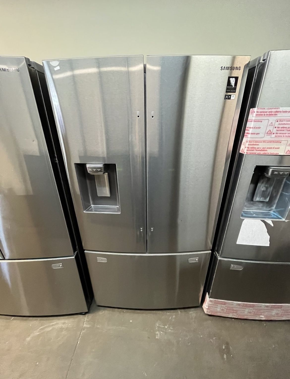 NEW SAMSUNG STAINLESS STEEL REFRIGERATOR COUNTER DEPTH