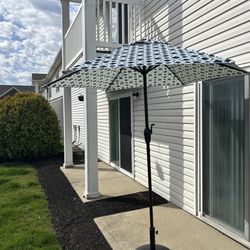 Umbrella/ Sombrilla con base de Metal