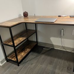 Modern Office Desk - Like New