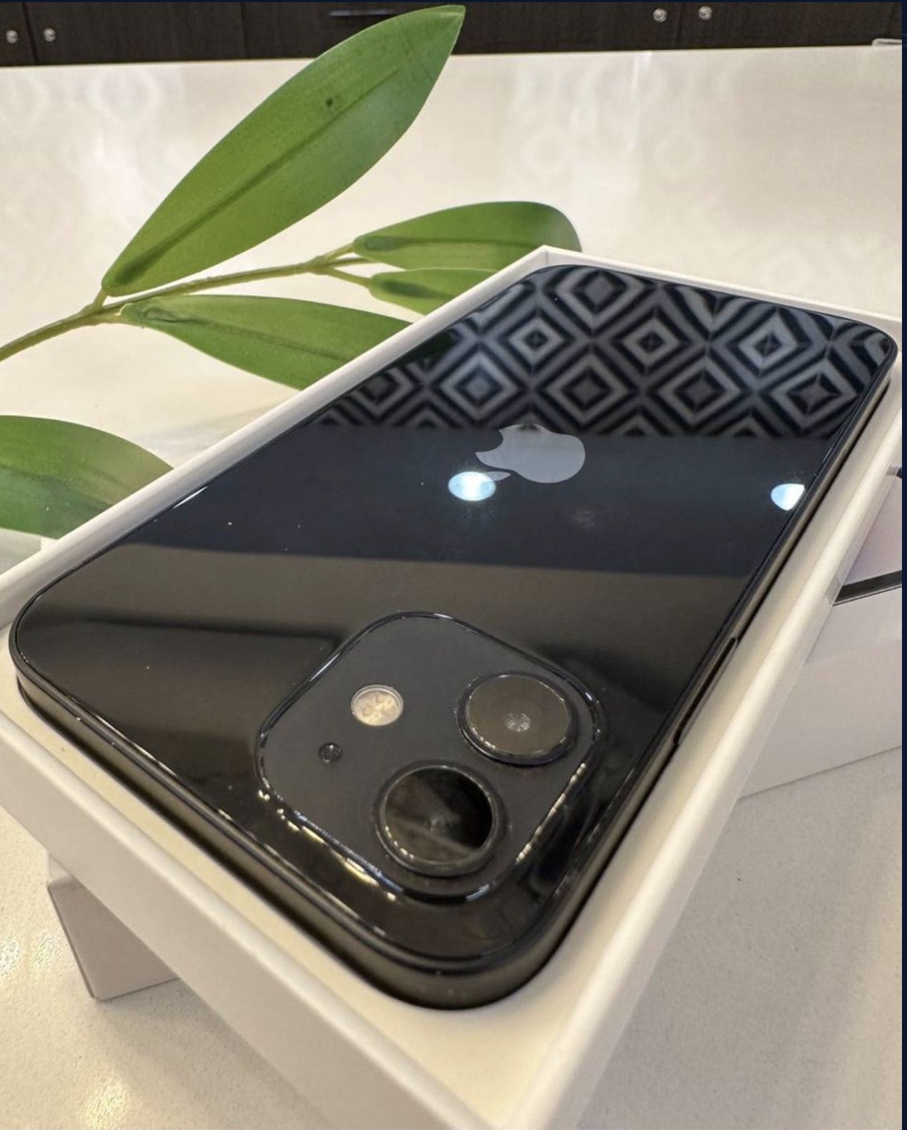 Gorgeous iPhone 12 64gb Unlocked