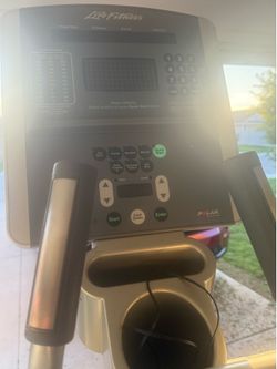 Life Fitness Summit Trainer