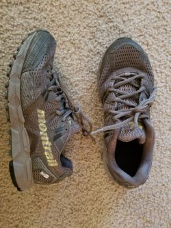 Women's hiking shoes size 7.5