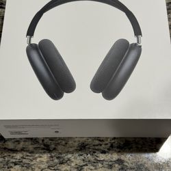 AirPods Max 2 (Black) (NEW) (OPEN TO TRADES)