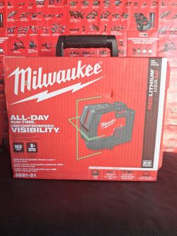 MILWAUKEE 100-FT REDLITHIUM LITHIUM-ION USB GREEN RECHARGEABLE CROSS LINE LASER LEVEL WITH CHARGER