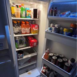 Refrigerator $100