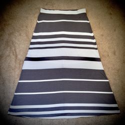 (#162) Women’s New York & Company Maxi Skirt