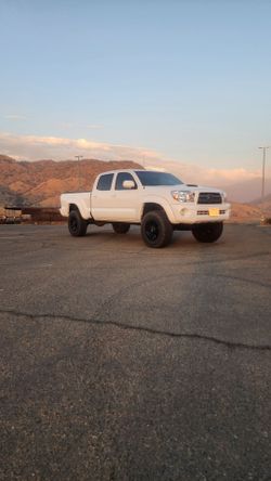 2010 Toyota Tacoma crew cab 4x4