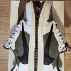Travis Scott Medium Olive (SIZE 11)