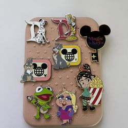 Disneyland pins