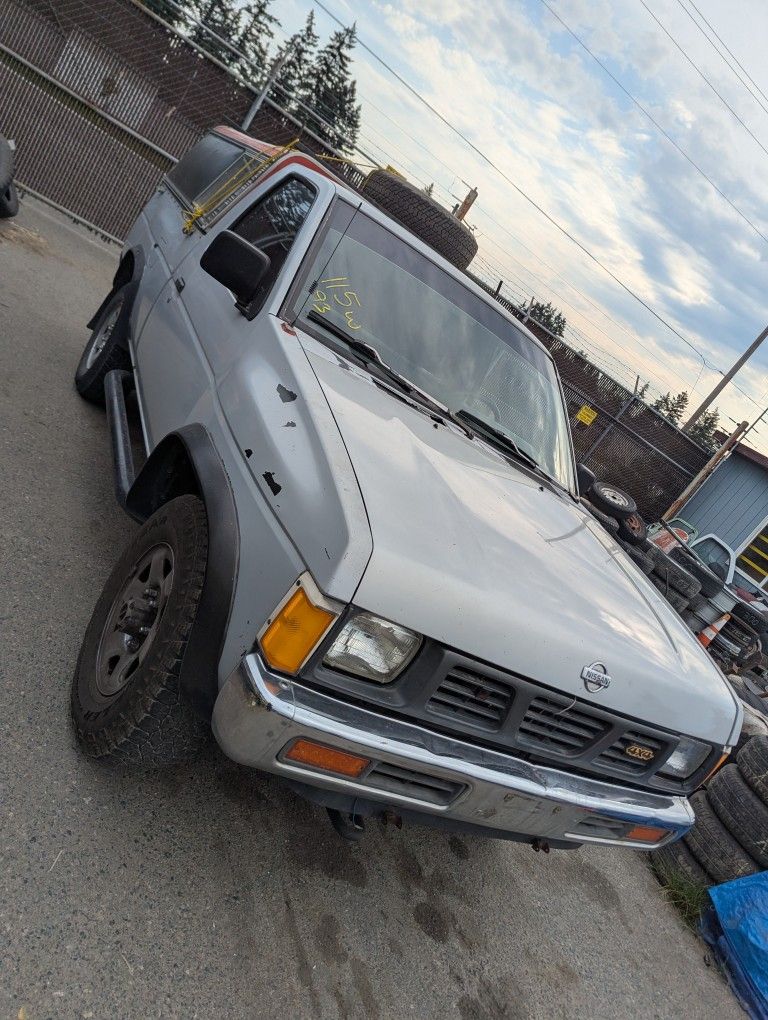 Parting Out 1993 Nissan PU Truck Parts