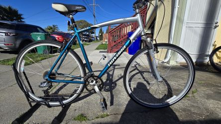 Nice Hybrid Bike Large Size 
Great Condition Ready to Ride 