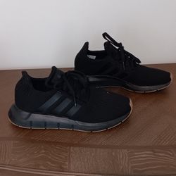 Adidas Mens shoes Size 8 1/2 