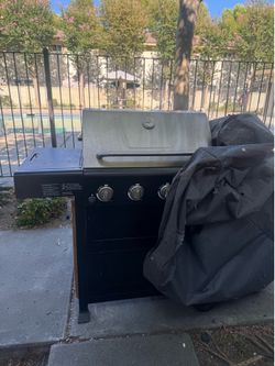 Propane gas grill in stainless steel