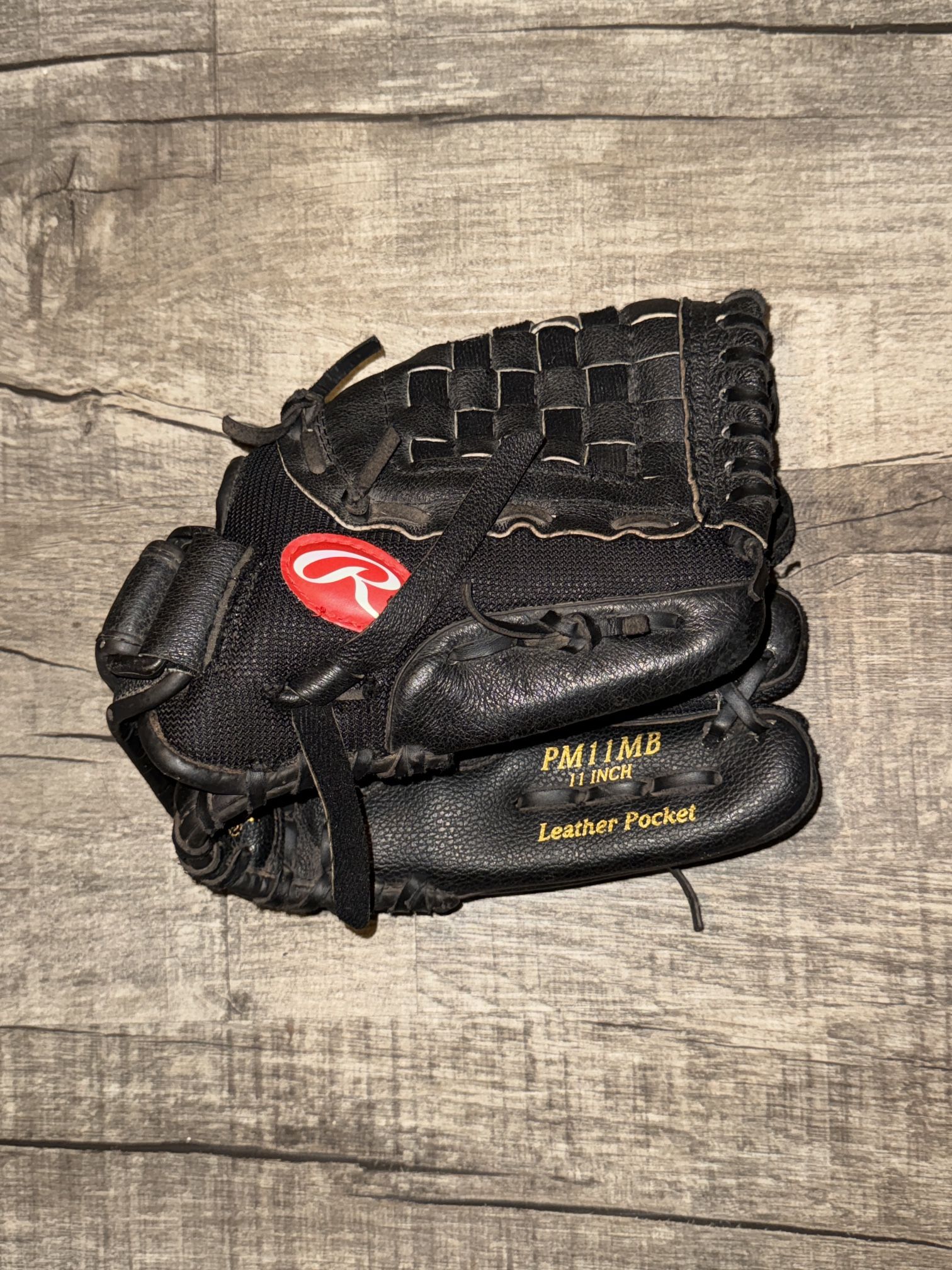 Rawlings Playmaker Series Leather Pocket PM11MB 11" Baseball Glove RHT
