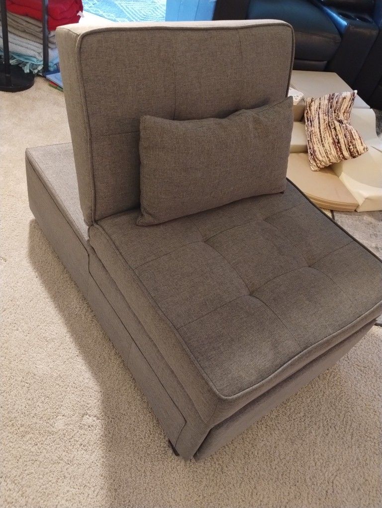 Gray Ottoman/Chair/Pull Out Bed