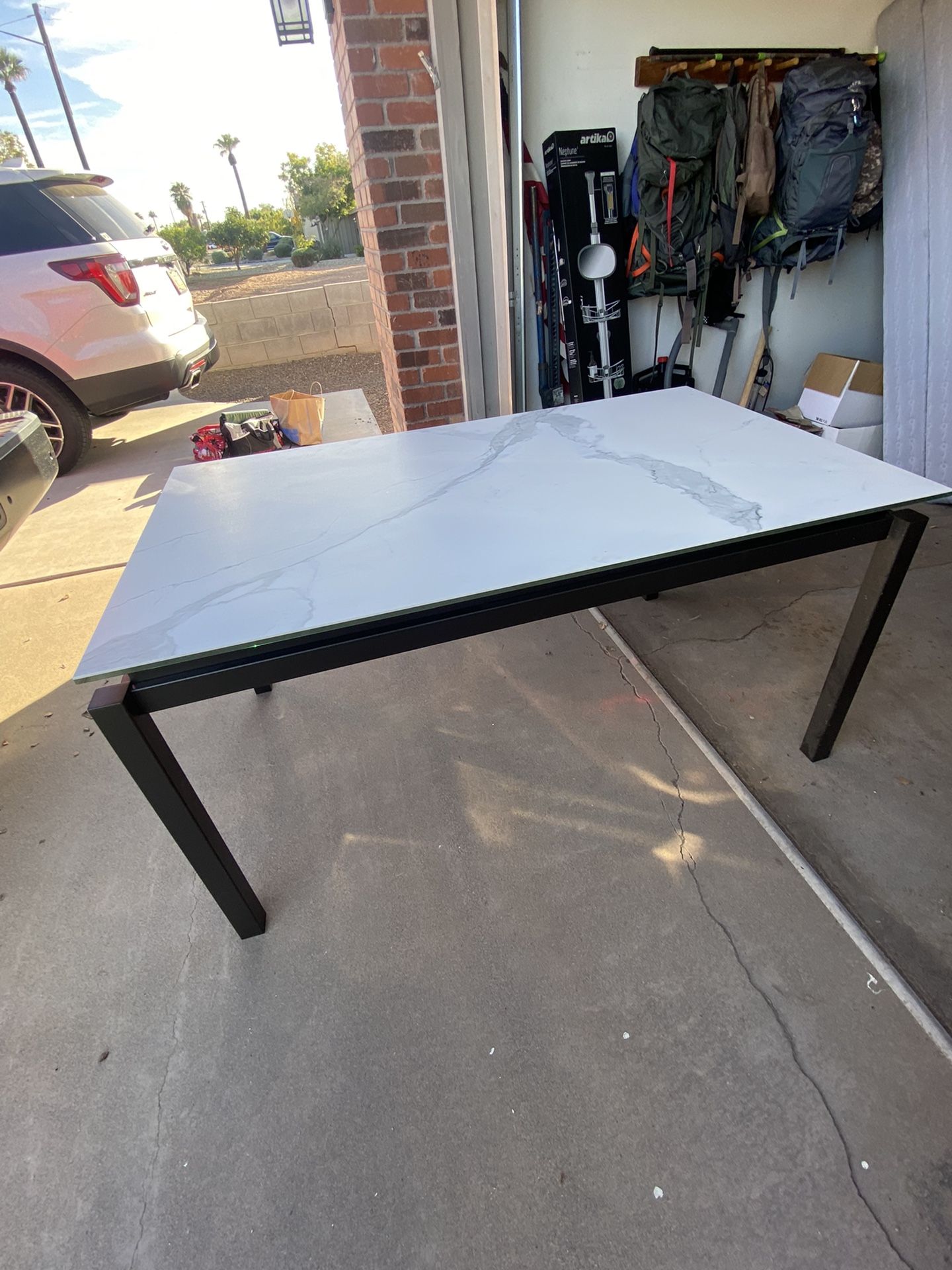 Amisco Marble/glass top Table