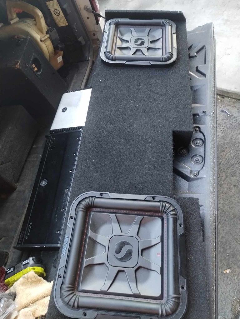 Subwoofer Kicker L7 12" Shallow w box chevy
