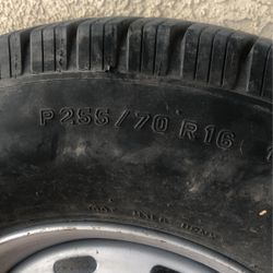 Michelin P255/70R16 Tire