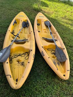 Pelican 116 DLX Kayaks with Paddles – Set of 2