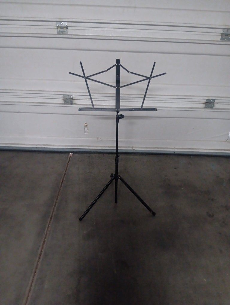 Titan Music Stand